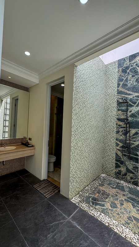 Rumah Mewah Impian Dengan Kolam Renang di Area Pondok Indah