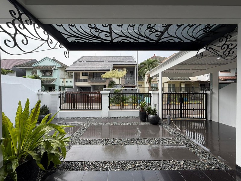 Rumah 2 Lantai Full Furnish di Puspita Loka BSD Dekat Tol