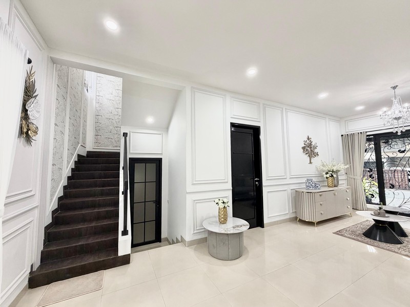 Rumah 2 Lantai Full Furnish di Puspita Loka BSD Dekat Tol