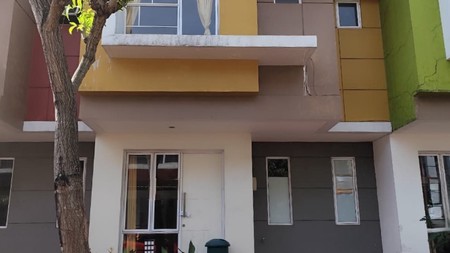 Rumah Nyaman 2 Lantai di Malibu Village Gading Serpong Tangerang dekat Aniva Junction Lokasi Strategis & Lingkungan Asri