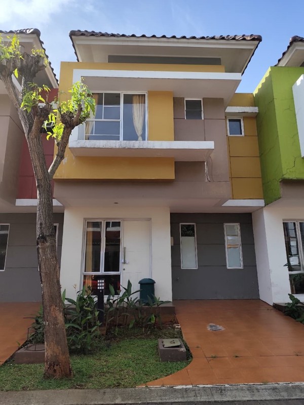 Rumah Nyaman 2 Lantai di Malibu Village Gading Serpong Tangerang dekat Aniva Junction Lokasi Strategis & Lingkungan Asri