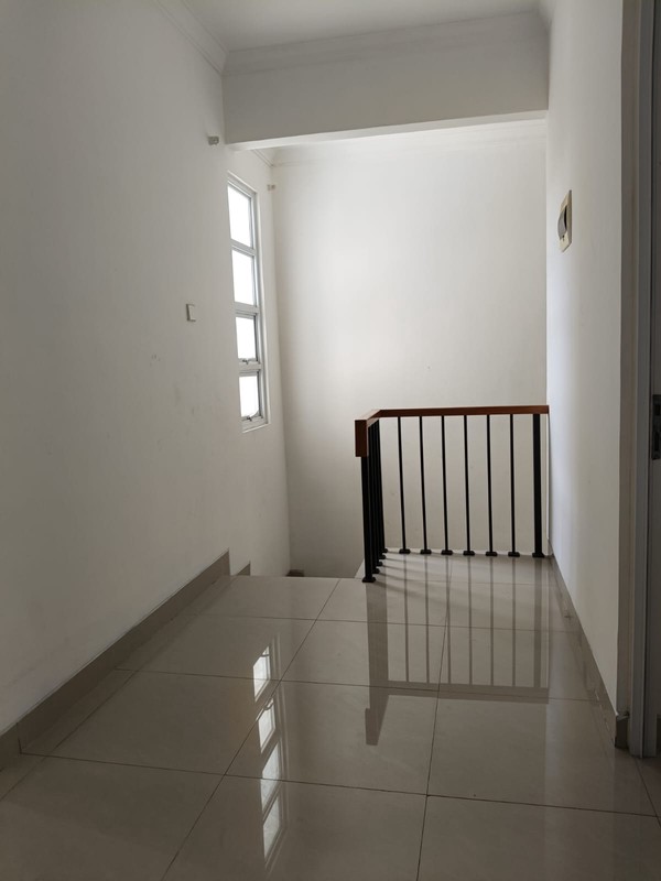 Disewakan Rumah Cluster Water Spring , Grand Wisata - Bekasi