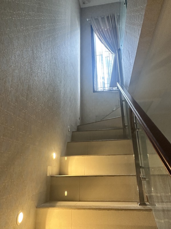 Dijual Cepat Rumah Nyaman Full Fasilitas di Tran Village Cibubur, Jakarta Timur 