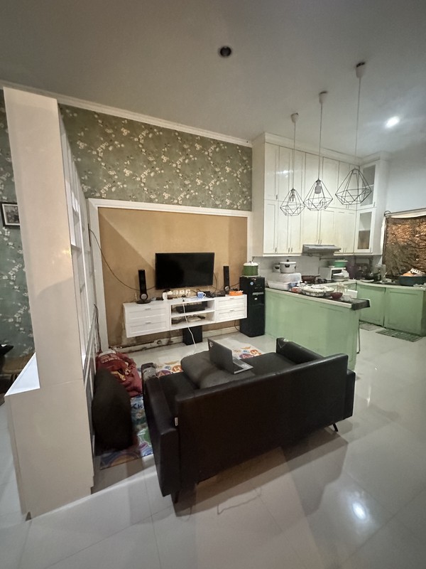 Dijual Cepat Rumah Nyaman Full Fasilitas di Tran Village Cibubur, Jakarta Timur 