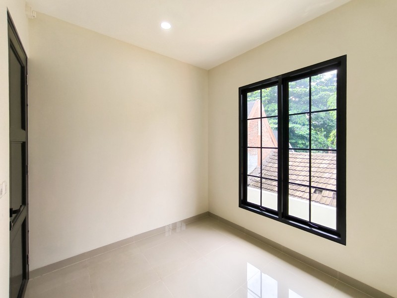 Rumah Baru,lokasi oke di Graha Raya Tangerang selatan