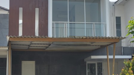 Rumah Modern Minimalis 2 Lantai Royal Residence Wiyung 3man
