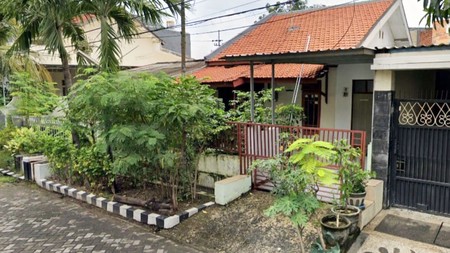 Rumah di Tenggilis Mejoyo Utara Surabaya Selatan, Bagus + Terawat, Strategis dekat Kampus UBAYA, Apartemen Metropolis - LT -