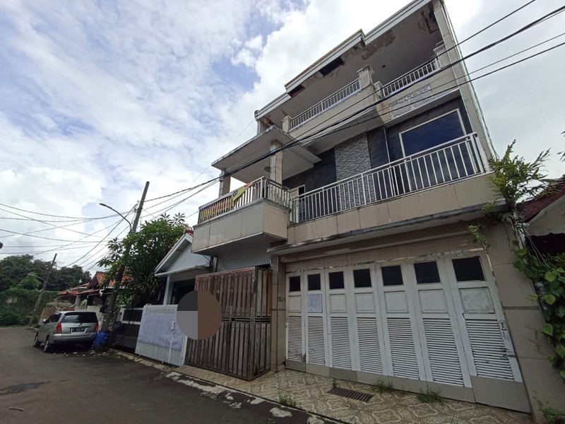 Murah. Rumah 3 lantai Harga Menarik Perum Griya Satwika, Cipatat Timur