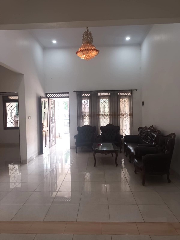 Flash Sale. Rumah luas Villa Melati Mas, Serpong