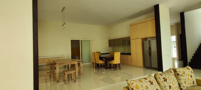 Rumah Mewah Furnished Citraland Area Golf Surabaya Barat 