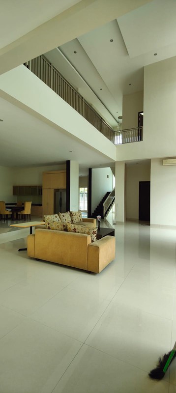 Rumah Mewah Furnished Citraland Area Golf Surabaya Barat 