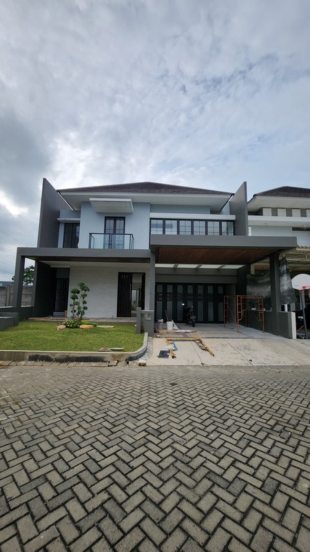 Rumah Mewah Rumah Royal Residence Baru Gress Surabaya Barat 