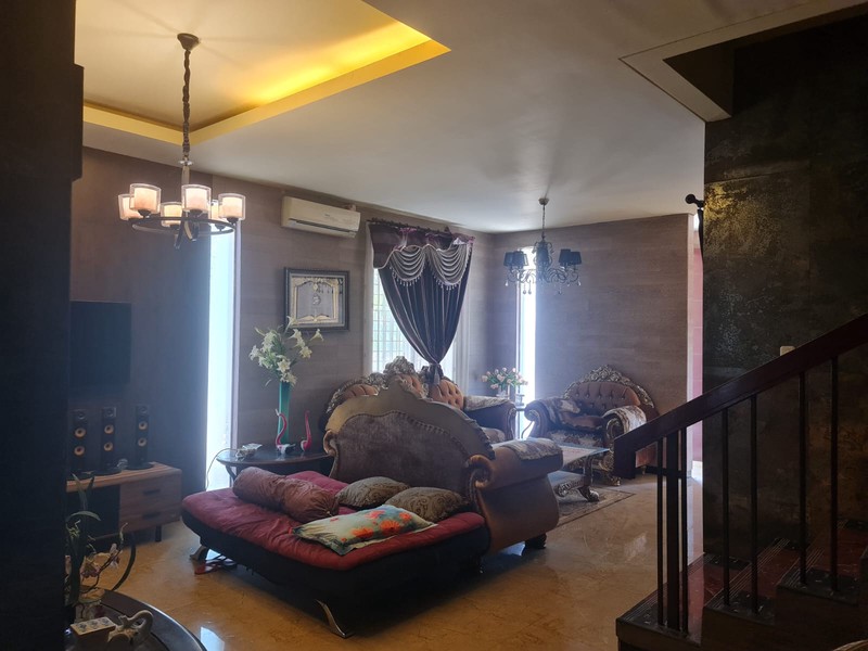 Murah Pol Rumah Hook Minimalis 2 Lantai Royal Residence Surabaya Barat 