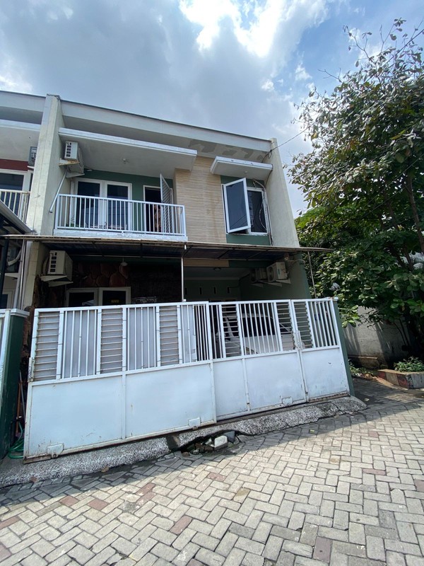 Rumah Dijual Jl. Aries 2 Lantai Siap Huni Surabaya Timur