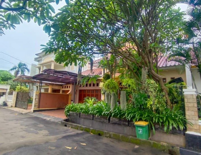 Rumah Bagus Di Komp Pribadi, Jl Raya Condet Jakarta Timur