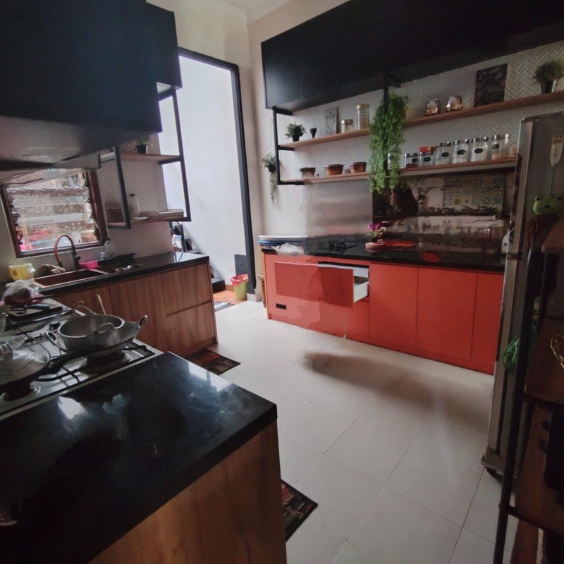 Rumah Bagus Di Komp Pribadi, Jl Raya Condet Jakarta Timur