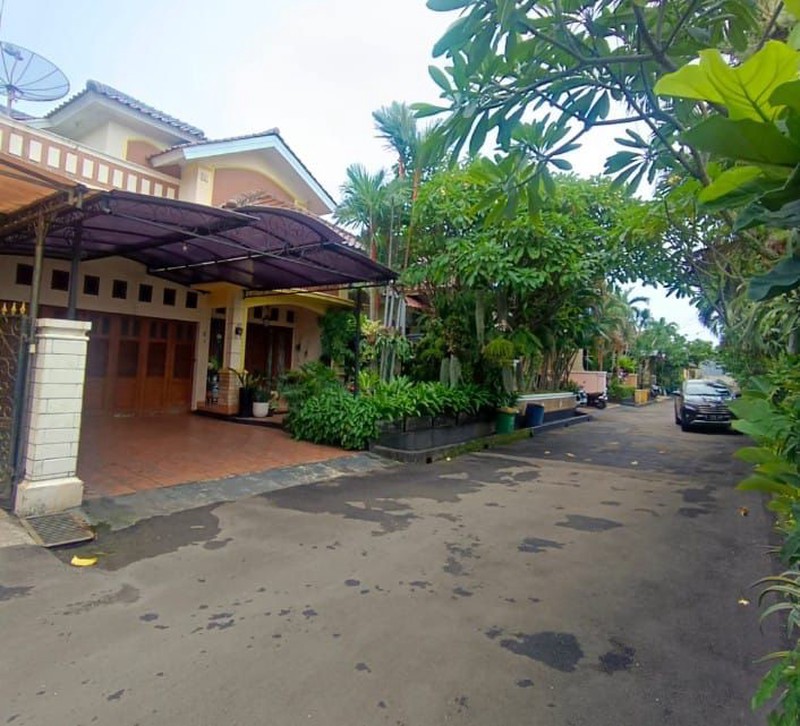 Rumah Bagus Di Komp Pribadi, Jl Raya Condet Jakarta Timur