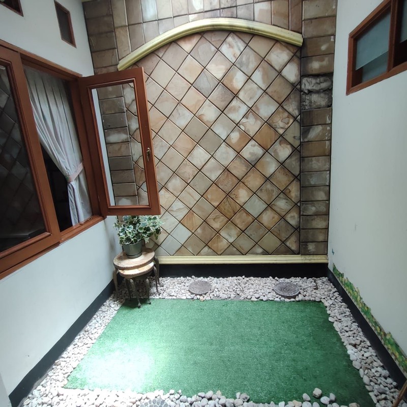 Rumah Bagus Di Komp Pribadi, Jl Raya Condet Jakarta Timur