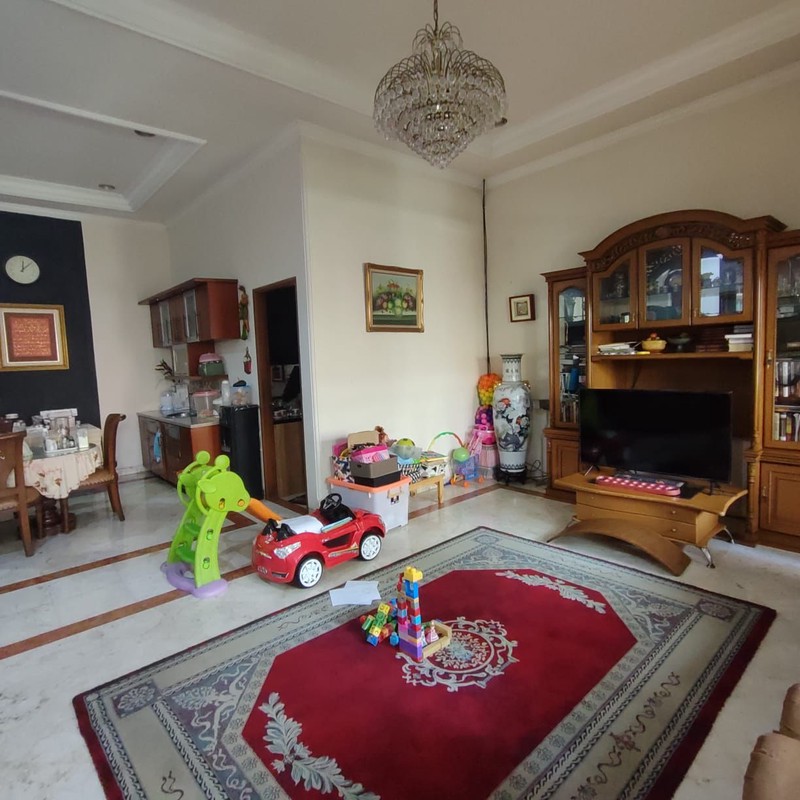 Rumah Bagus Di Komp Pribadi, Jl Raya Condet Jakarta Timur