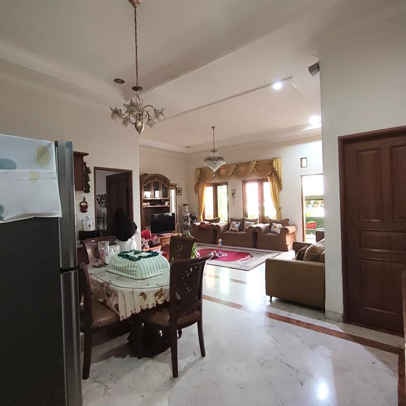 Rumah Bagus Di Komp Pribadi, Jl Raya Condet Jakarta Timur