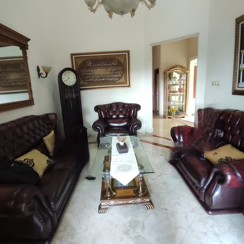 Rumah Bagus Di Komp Pribadi, Jl Raya Condet Jakarta Timur