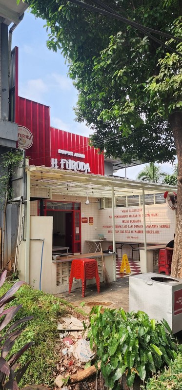 Ruang Usaha Strategis letak di pinggir jalan utama sektor 9 Bintaro Jaya