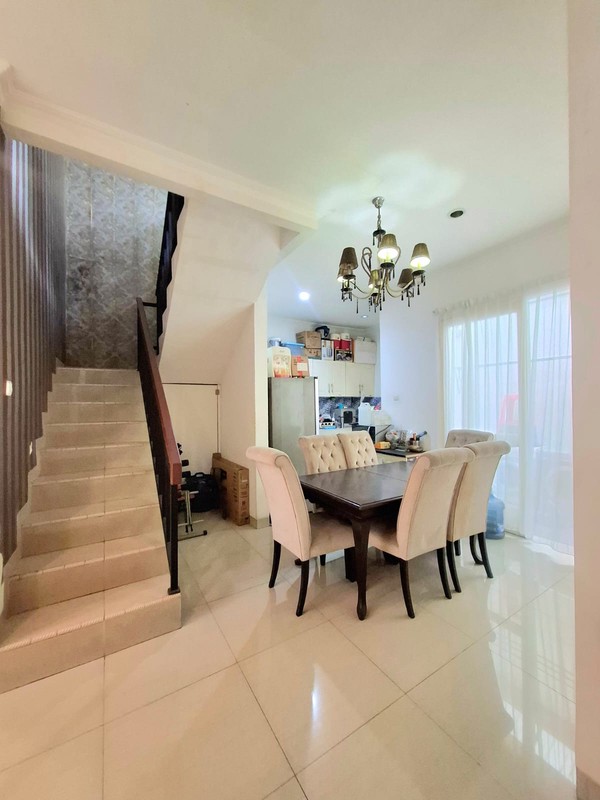 Rumah Mewah siap huni di Pondok Aren, Tangerang Selatan