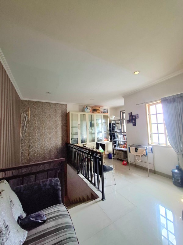 Rumah Mewah siap huni di Pondok Aren, Tangerang Selatan