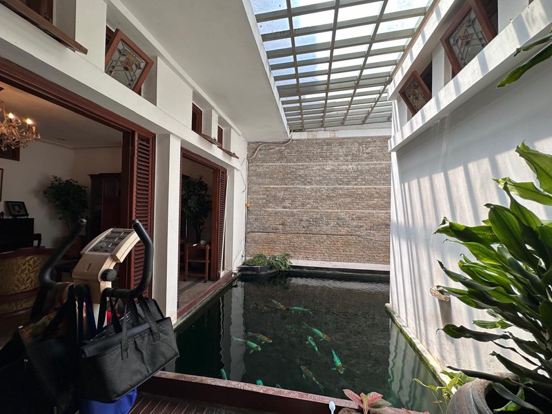 Lebak bulus villa cinere mas bangunan 3,5 lantai depan taman komplek