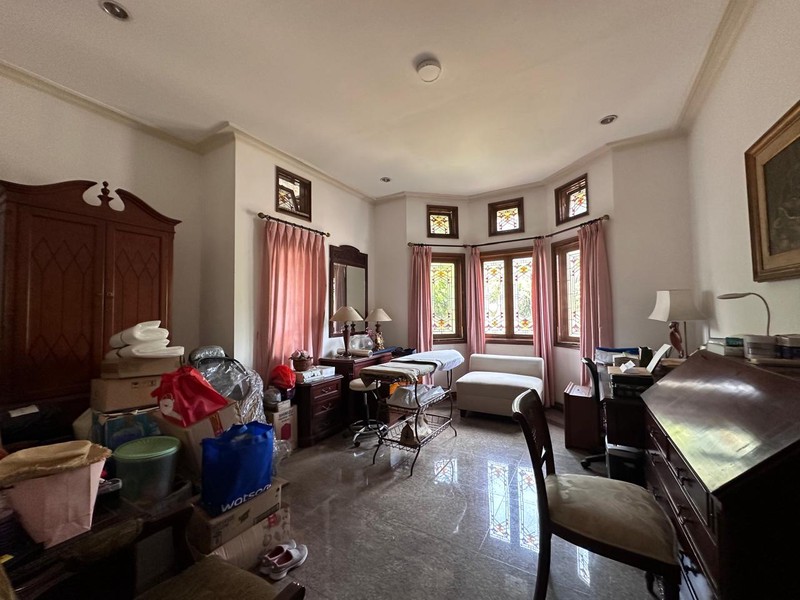 Lebak bulus villa cinere mas bangunan 3,5 lantai depan taman komplek