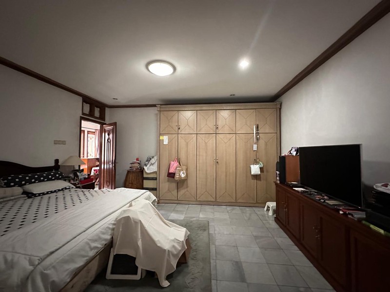 Lebak bulus villa cinere mas bangunan 3,5 lantai depan taman komplek