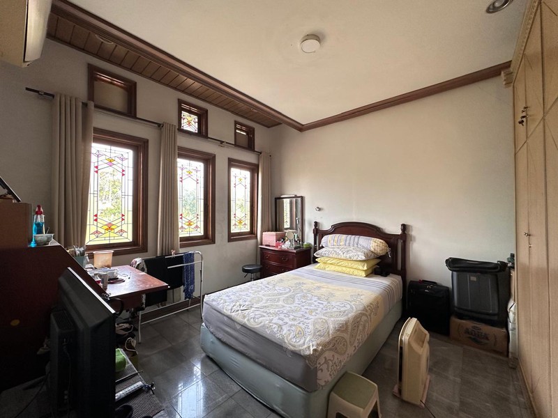 Lebak bulus villa cinere mas bangunan 3,5 lantai depan taman komplek