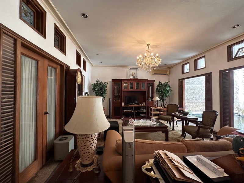 Lebak bulus villa cinere mas bangunan 3,5 lantai depan taman komplek