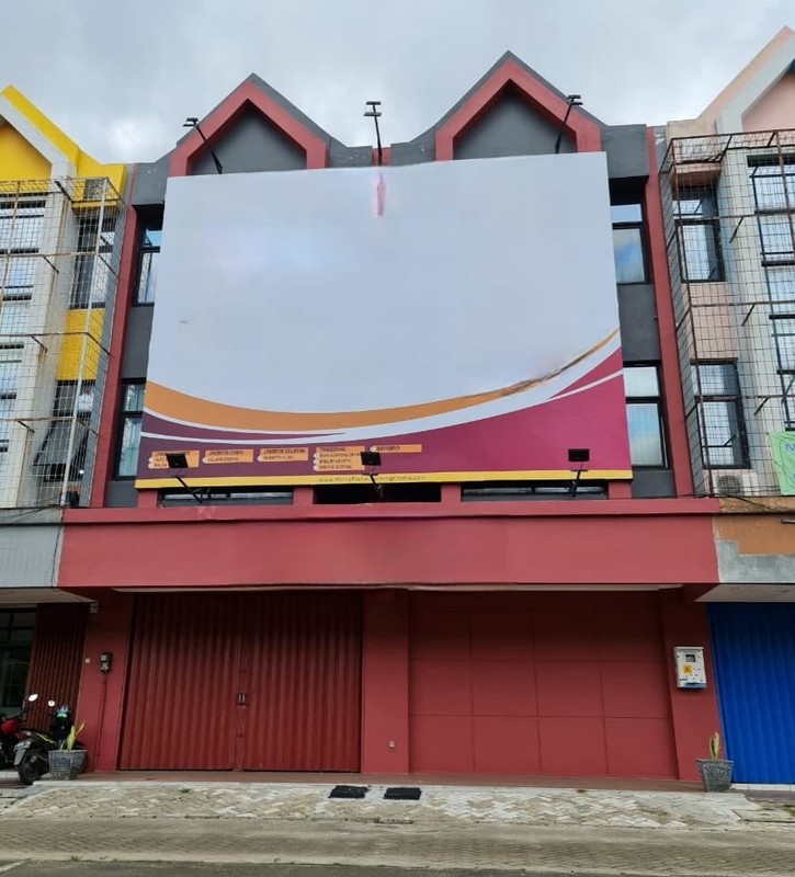 Flash Sale. Ruko gandeng ruko Gading Serpong, posisi depan jalan raya.. 