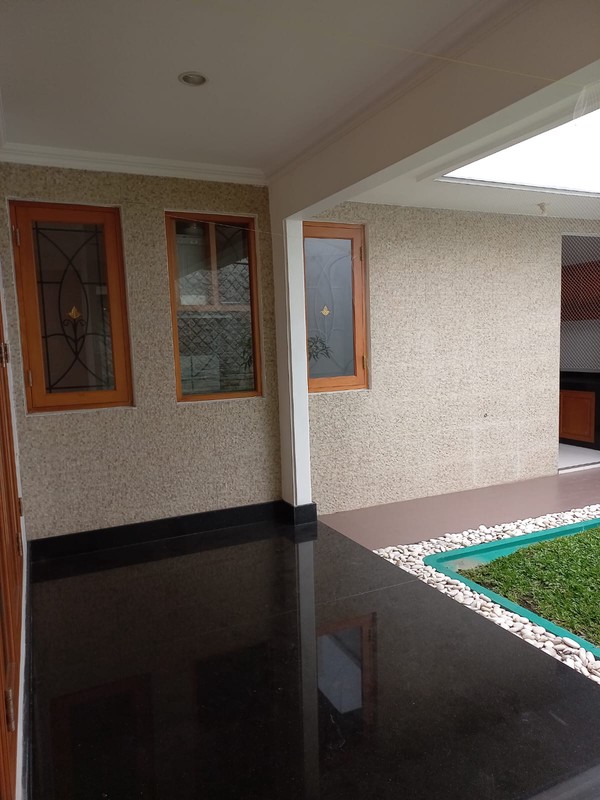 Sewa Rumah Pakuwon Indah Full Furnished Dekat Graha Family, Pakuwon Mall, National Hospital, Sampoerna Academy