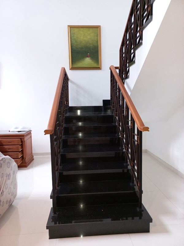 Sewa Rumah Pakuwon Indah Full Furnished Dekat Graha Family, Pakuwon Mall, National Hospital, Sampoerna Academy