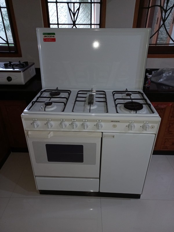 Sewa Rumah Pakuwon Indah Full Furnished Dekat Graha Family, Pakuwon Mall, National Hospital, Sampoerna Academy