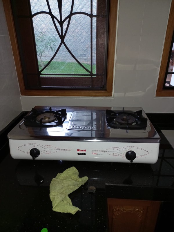 Sewa Rumah Pakuwon Indah Full Furnished Dekat Graha Family, Pakuwon Mall, National Hospital, Sampoerna Academy