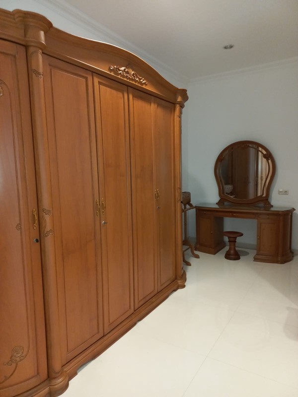 Sewa Rumah Pakuwon Indah Full Furnished Dekat Graha Family, Pakuwon Mall, National Hospital, Sampoerna Academy