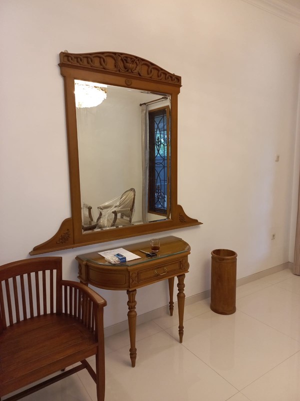 Sewa Rumah Pakuwon Indah Full Furnished Dekat Graha Family, Pakuwon Mall, National Hospital, Sampoerna Academy