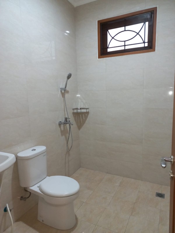 Sewa Rumah Pakuwon Indah Full Furnished Dekat Graha Family, Pakuwon Mall, National Hospital, Sampoerna Academy