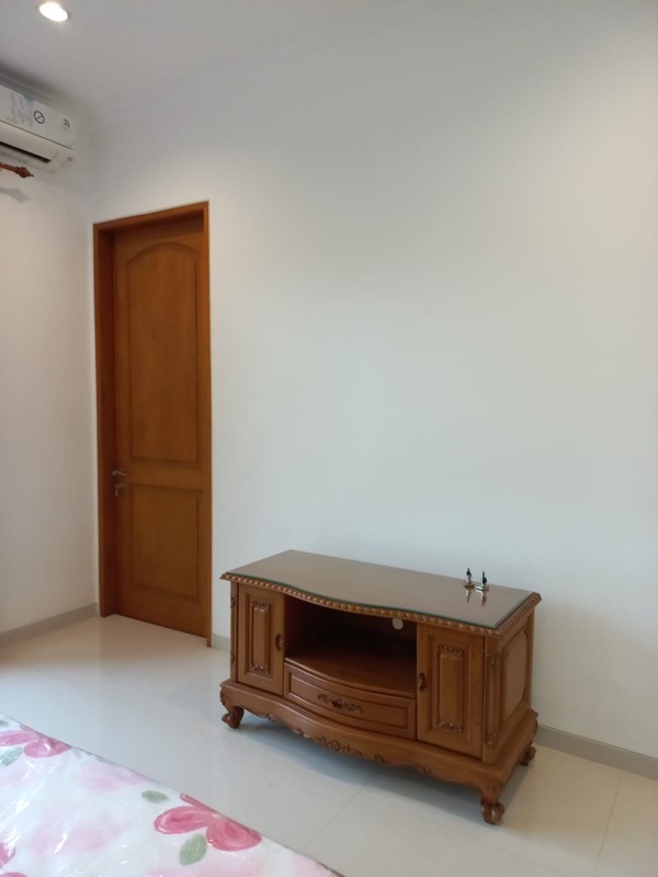 Sewa Rumah Pakuwon Indah Full Furnished Dekat Graha Family, Pakuwon Mall, National Hospital, Sampoerna Academy