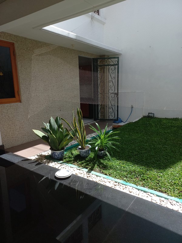 Sewa Rumah Pakuwon Indah Full Furnished Dekat Graha Family, Pakuwon Mall, National Hospital, Sampoerna Academy