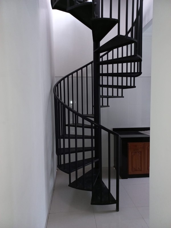 Sewa Rumah Pakuwon Indah Full Furnished Dekat Graha Family, Pakuwon Mall, National Hospital, Sampoerna Academy