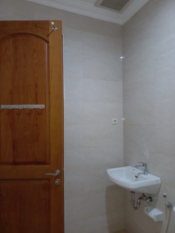 Sewa Rumah Pakuwon Indah Full Furnished Dekat Graha Family, Pakuwon Mall, National Hospital, Sampoerna Academy