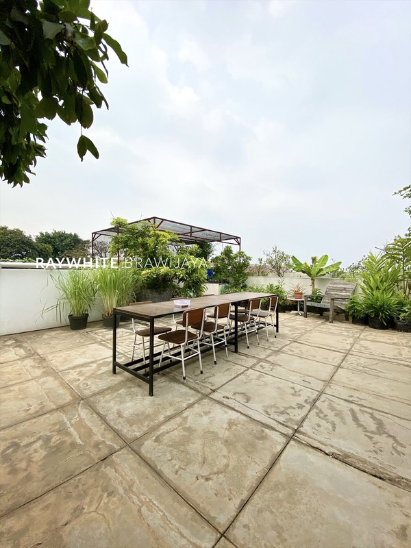 Rumah Mewah Siap Huni Area Kemang Barat