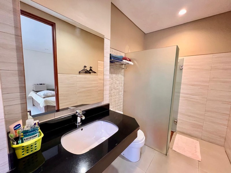 Rumah Dengan Kolam Renang, Lokasi Strategis di Pondok Indah, Jakarta Selatan