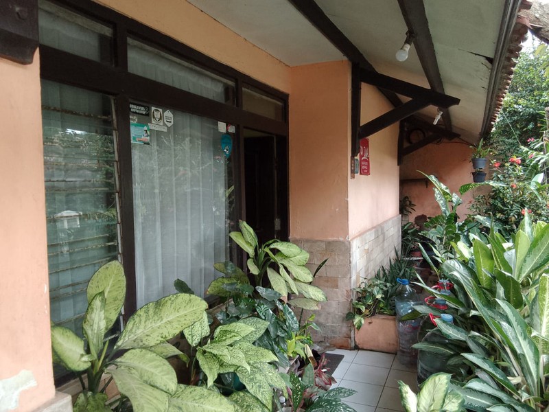 Rumah di Komplek Margahayu Raya Ciwastra