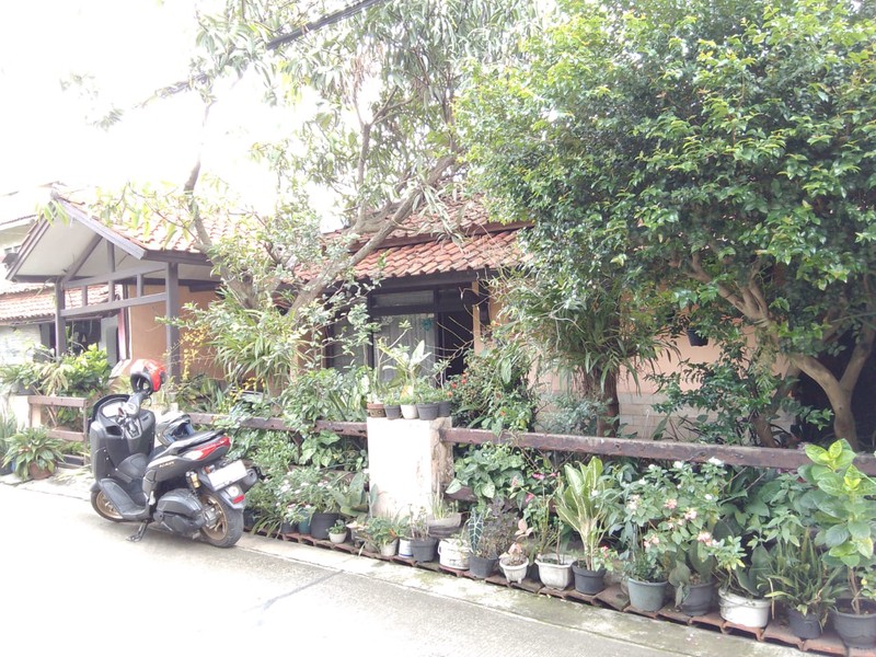 Rumah di Komplek Margahayu Raya Ciwastra