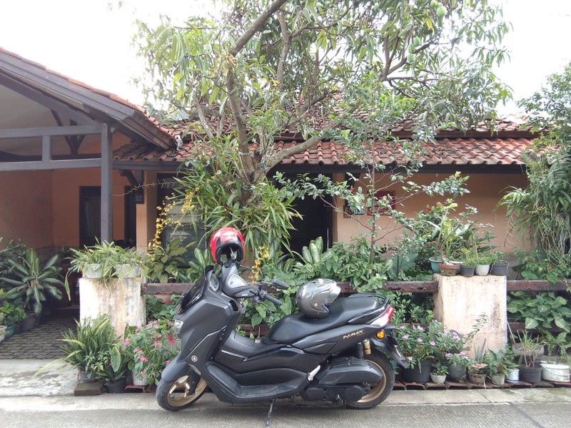 Rumah di Komplek Margahayu Raya Ciwastra